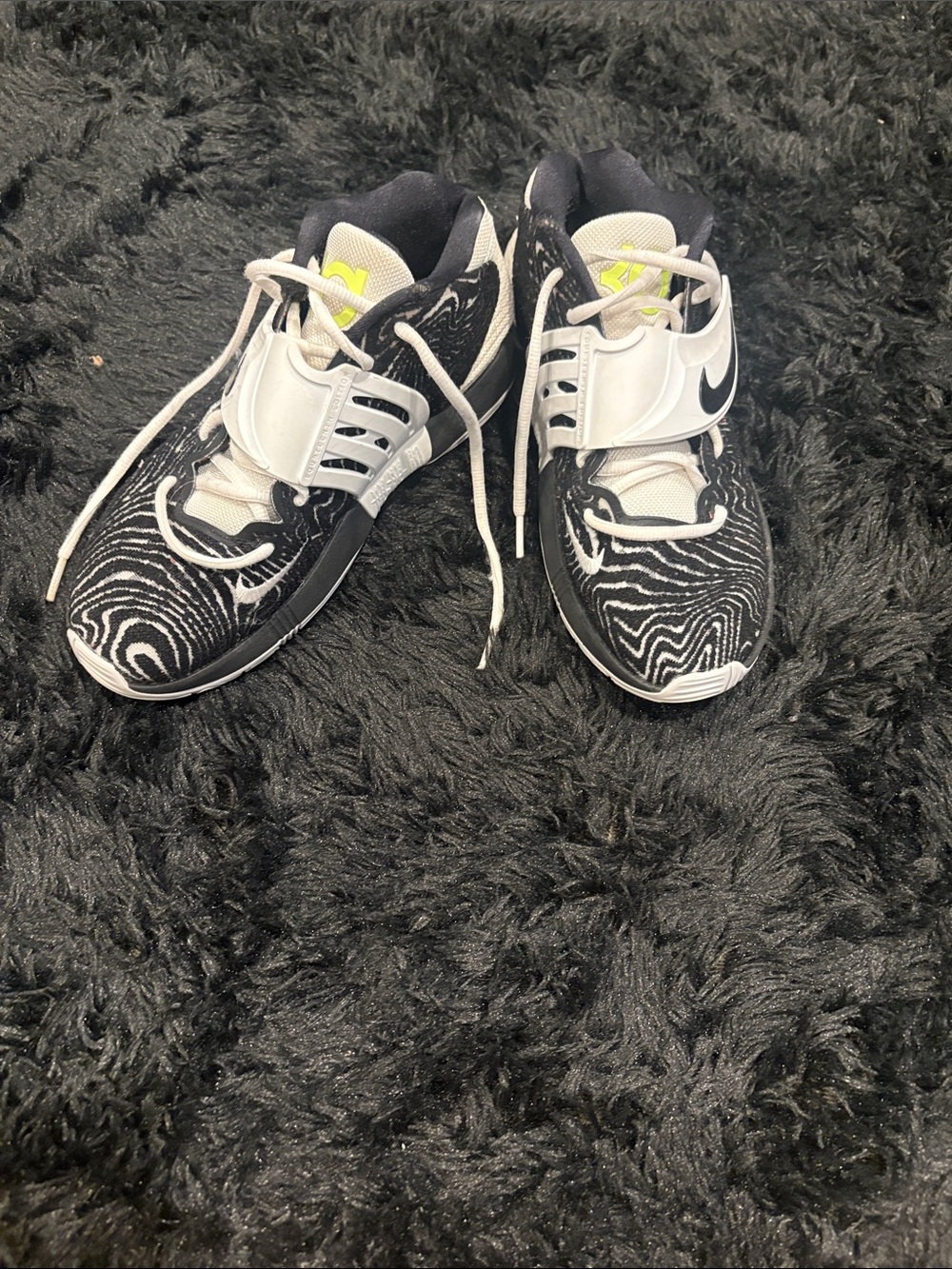 Nike Kids Black & White Swirl Pattern Sneakers